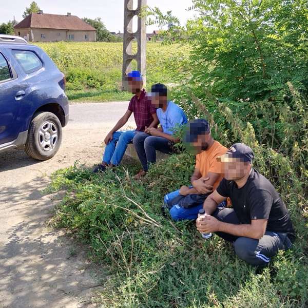 Patru cetățeni din Bangladesh, opriți la frontiera cu Ungaria