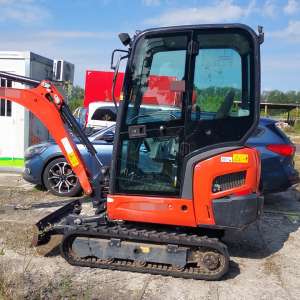 Mandat european de arestare, excavator furat și deșeuri, toate depistate într-o singură zi în PTF Petea