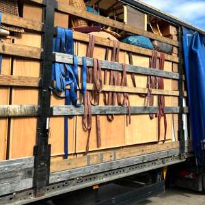 Mandat european de arestare, excavator furat și deșeuri, toate depistate într-o singură zi în PTF Petea