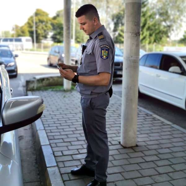 Permis de conducere fals, descoperit la controlul de frontieră