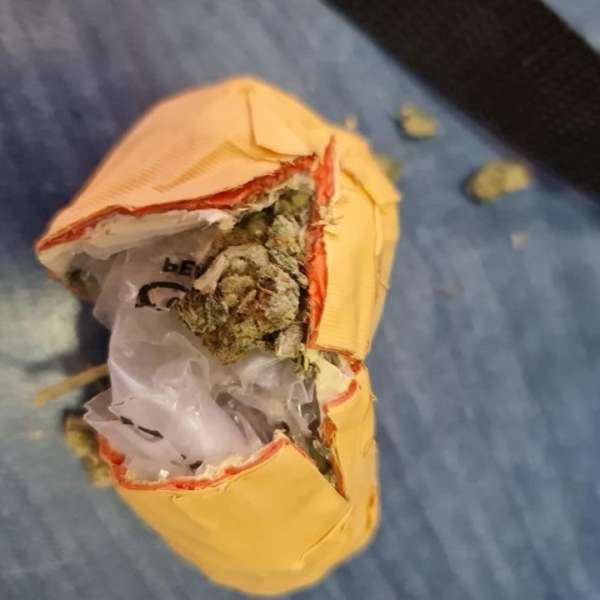 Marijuana depistată la intrarea în țară, asupra unui tânăr de 19 ani