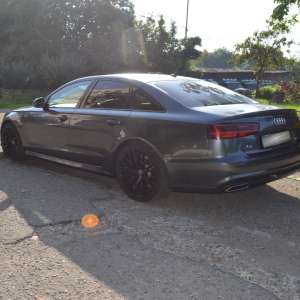 Autoturism de lux semnalat furat din Marea Britanie,descoperit în trafic de poliţiştii de frontieră ieşeni