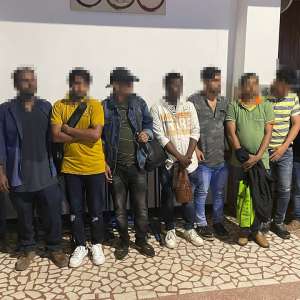 22 de cetăţeni străini, depistați ascunși în trei autovehicule