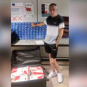 Cea mai mare captură de țigări de contrabandă descoperită în bagajele unui călător pe Aeroportul Henri Coandă