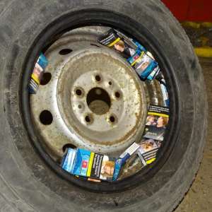 Peste 14.000 de țigarete descoperite ascunse într-un microbuz în P.T.F. Calafat