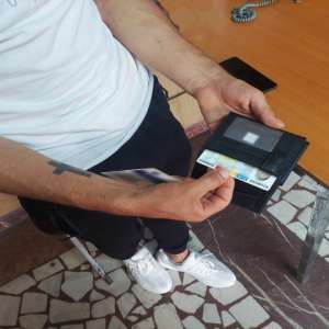 Cărţi de identitate false, procurate pentru angajare, descoperite la controlul de frontieră