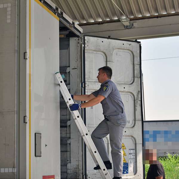 Peste 23 de tone deșeuri din aluminiu, oprite la PTF Giurgiu