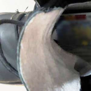 Carte de identitate falsă ascunsă în pantof