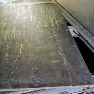 20 de cetăţeni străini, depistați ascunși într-un loc special amenajat în două autoutilitare. Alţi trei cetăţeni depistaţi într-un TIR înmatriculat în Bulgaria