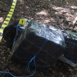 Țigări de contrabandă de peste 103.000 lei, confiscate la frontiera de nord