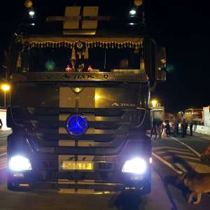 Automarfare, oprite la frontiera cu Ungaria. 82 de cetățeni străini depistaţi ascunşi în compartimentele pentru marfă