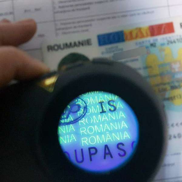 Mașină radiată din circulație, oprită la ieșirea din țară