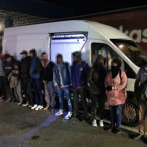 18 cetățeni străini depistați de polițiștii de frontieră arădeni