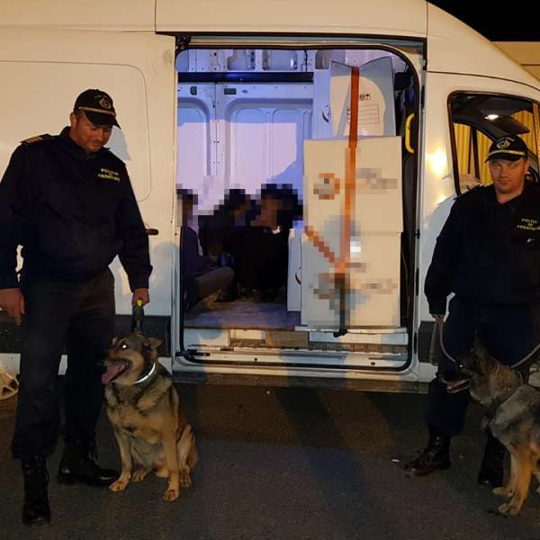 18 cetățeni străini depistați de polițiștii de frontieră arădeni