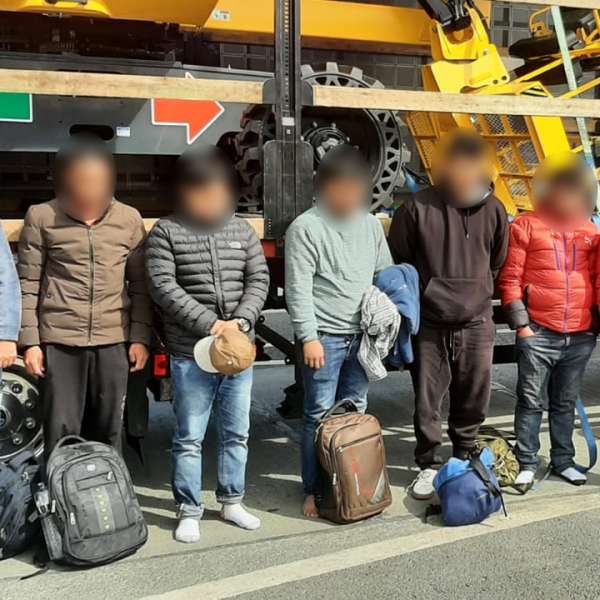 19 migranți ascunși în TIR-uri, depistați în ultimele 24 de ore, la frontiera cu Ungaria