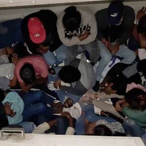 72 de cetăţeni străini, depistați  la PTF Nădlac II, ascunşi în TIR-uri