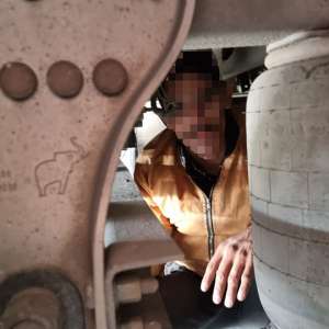 Doi cetățeni afgani, descoperiți de polițiștii de frontieră giurgiuveni în timp ce încercau să treacă ilegal frontiera