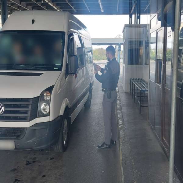 La volan, fără drept