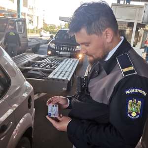 Permis de conducere fals, similar celor din R. Moldova, descoperit la controlul de frontieră