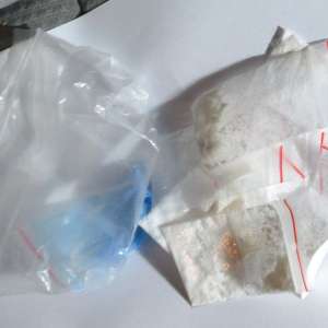 Tânăr de 18 ani descoperit cu substanțe interzise