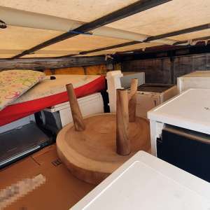 Patru mijloace de transport, încărcate cu peste 26 de tone de deşeuri, oprite la Borș II