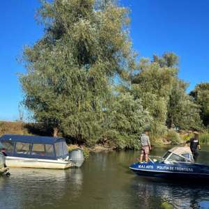 Patru motoare de barcă, în valoare de 115.000 lei, căutate de autoritățile din Franța, găsite de polițiștii de frontieră ai Gărzii de Coastă