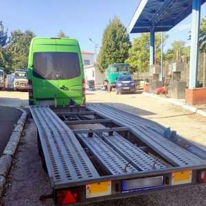 Și-a lăsat prietenul la volan și s-au ales amândoi cu dosare penale