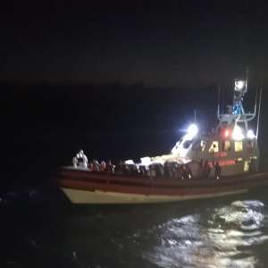 Misiune de salvare în Marea Mediterană. 147 de persoane salvate de poliţiştii de frontieră români din cadrul Gărzii de Coastă