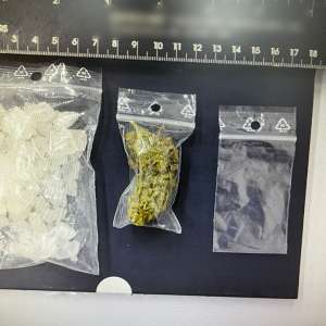 Patru tineri descoperiți cu substanțe interzise în Sighetu Marmației