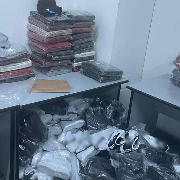 Bunuri contrafăcute, estimate la o valoare de 75.000 lei, descoperite la PTF Giurgiu