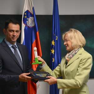 Distinction offered by the Slovenian Ministry of Internal Affairs to the Romanian border policemen who helped the Slovenian policemen to combat illegal migration