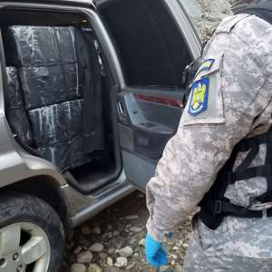 Un bărbat care transporta țigări de contrabandă în valoare de aproximativ 33.000 de euro a fost prins de poliţiştii de frontieră maramureşeni, după o urmărire de câţiva kilometri în trafic