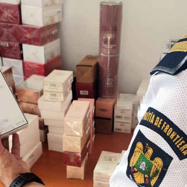 Bunuri contrafăcute, estimate la o valoare de 417.000 lei, descoperite de polițiștii de frontieră giurgiuveni