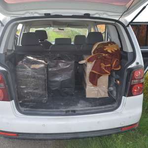 Sucevean depistat în trafic cu o mașină încărcată cu țigări