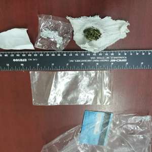 Doi tineri descoperiți cu substanțe interzise în Ruscova