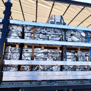 Deşeuri din aluminiu şi electrocasnice second hand, oprite la frontieră. 60 de tone încărcate din Bulgaria, Ungaria şi Polonia