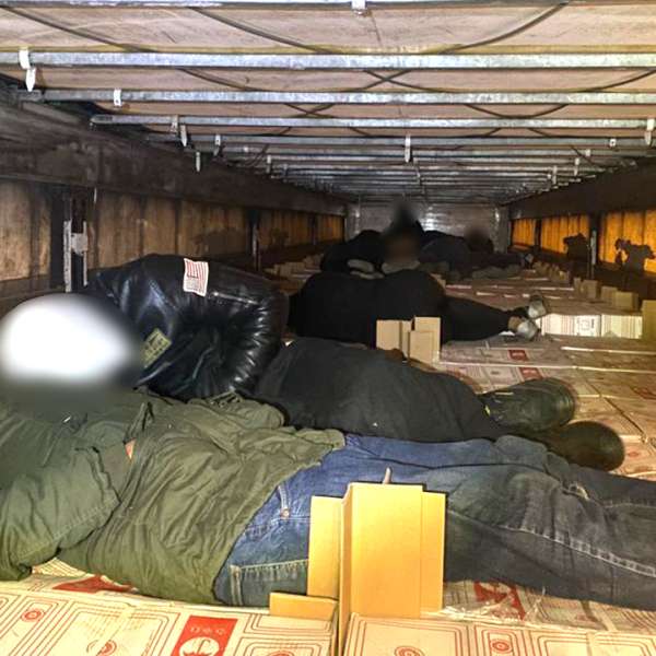 34 de migranți ascunși în mijloace de transport, depistați în acest sfârșit de săptămână