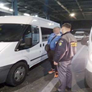 Descoperit la controlul de frontieră, cu permisul fals asupra lui