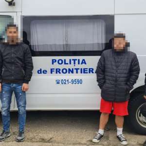 Doi cetățeni sudanezi, trei sirieni și un sârb, opriți din drumul ilegal spre Spațiul Schengen