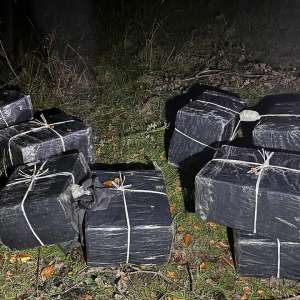 Focuri de armă în cadrul unei acțiuni de contrabandă și țigări în valoare de 70.000 lei confiscate în apropierea râului Tisa