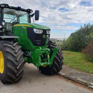 Tractoare estimate la peste 300.000 de euro, căutate de autorităţile italiene,  descoperite la Nădlac