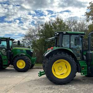 Tractoare estimate la peste 300.000 de euro, căutate de autorităţile italiene,  descoperite la Nădlac