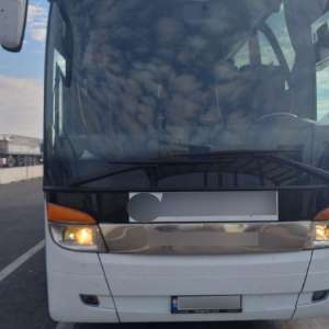 56 de cetățeni străini ascunși în două TIR-uri şi un autocar. Într-un singur TIR, poliţiştii de frontieră au depistat 44 de sirieni.