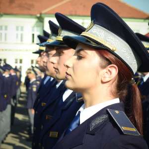 O nouă serie de tineri absolvenţi se alătură Poliţiei de Frontieră