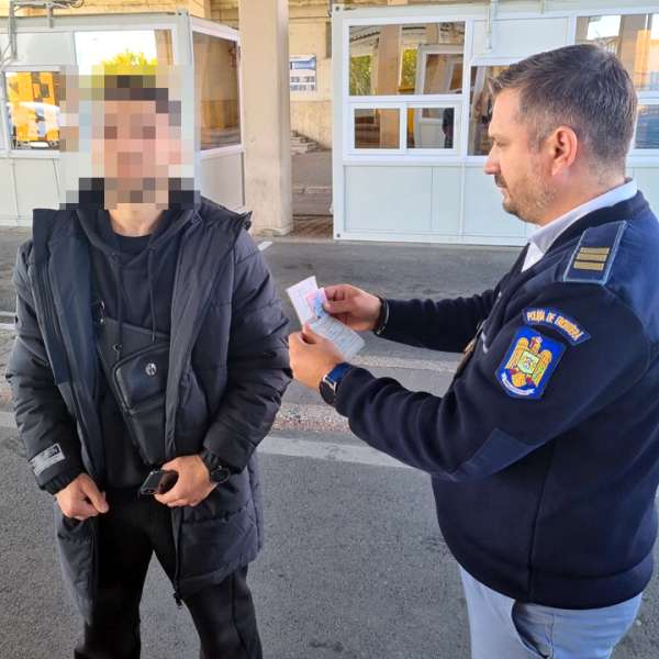 Cetăţean iranian cu un permis de ședere belgian fals total, depistat în P.T.F. Giurgiu
