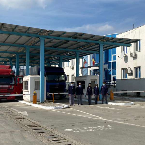 Aproximativ 13 de tone deşeuri din aluminiu încărcate din Bulgaria pentru România, oprite la PTF Călărași