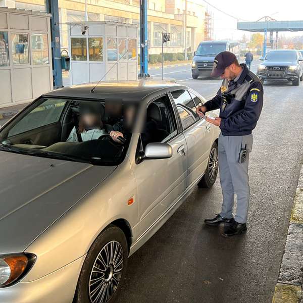 Depistat la volanul unui autoturism înmatriculat provizoriu, cu drept de circulație exclusiv pe teritoriul Germaniei
