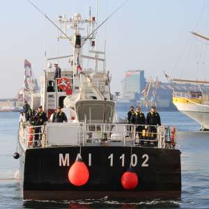 Aproximativ 500 de persoane, salvate din apele Marii Mediterane de poliţiştii de frontieră români