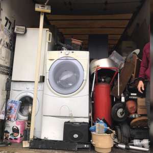 23 de tone deşeuri constând în textile și electrocasnice, oprite la Borș II