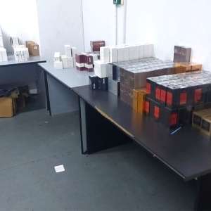 Bijuterii şi bunuri contrafăcute, estimate la o valoare de peste 450.000 lei, descoperite la PTF Giurgiu